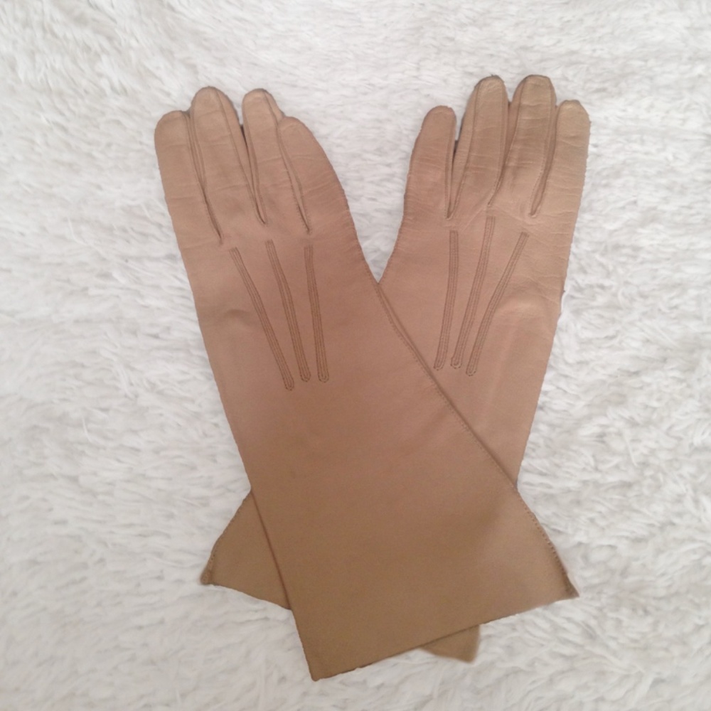 VINTAGE Glovers Guild Beige Leather Gloves